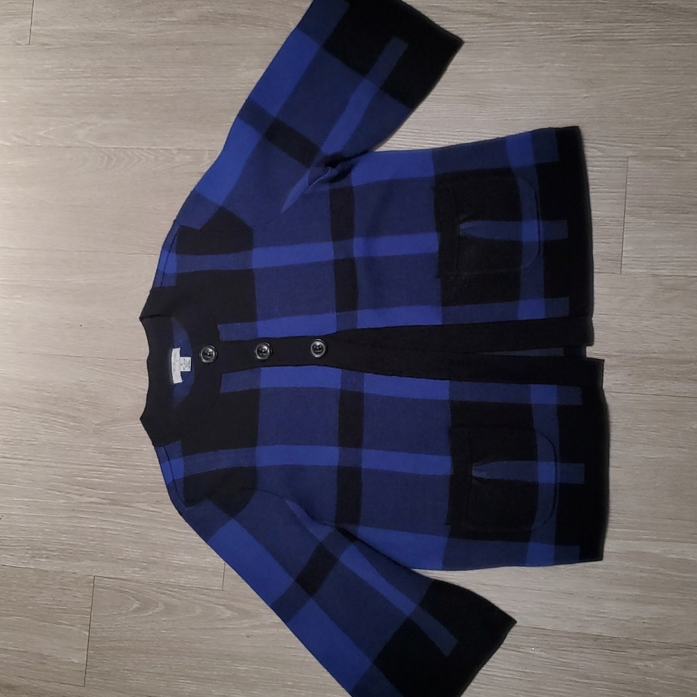 Quarter Sleeeve Blue and Black 3 button Sweater